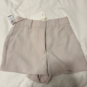 Aritzia The Effortless Short NWT